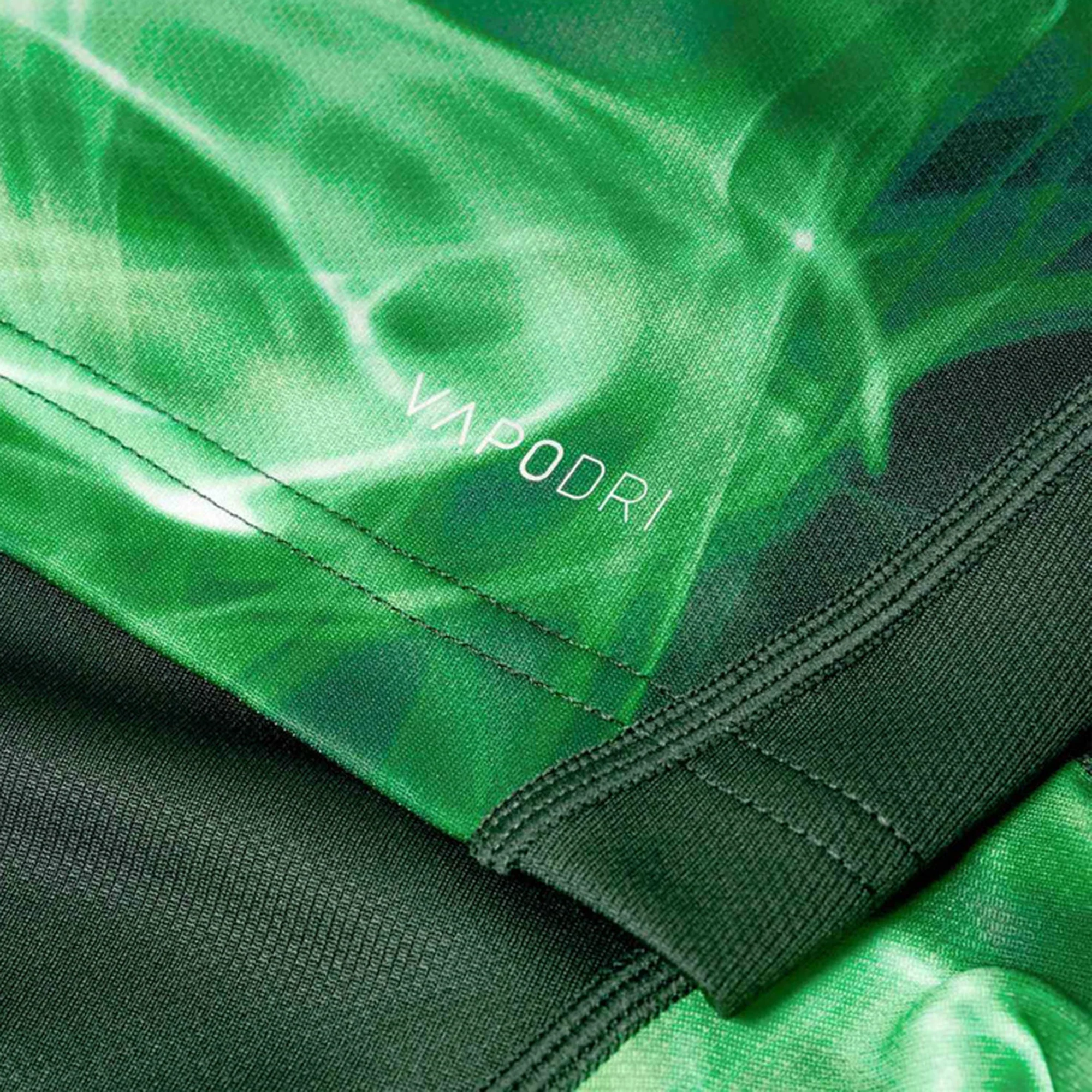 Limited Edition Ireland "Chicago" Pro Pre-Game Jersey by Canterbury - Image 10